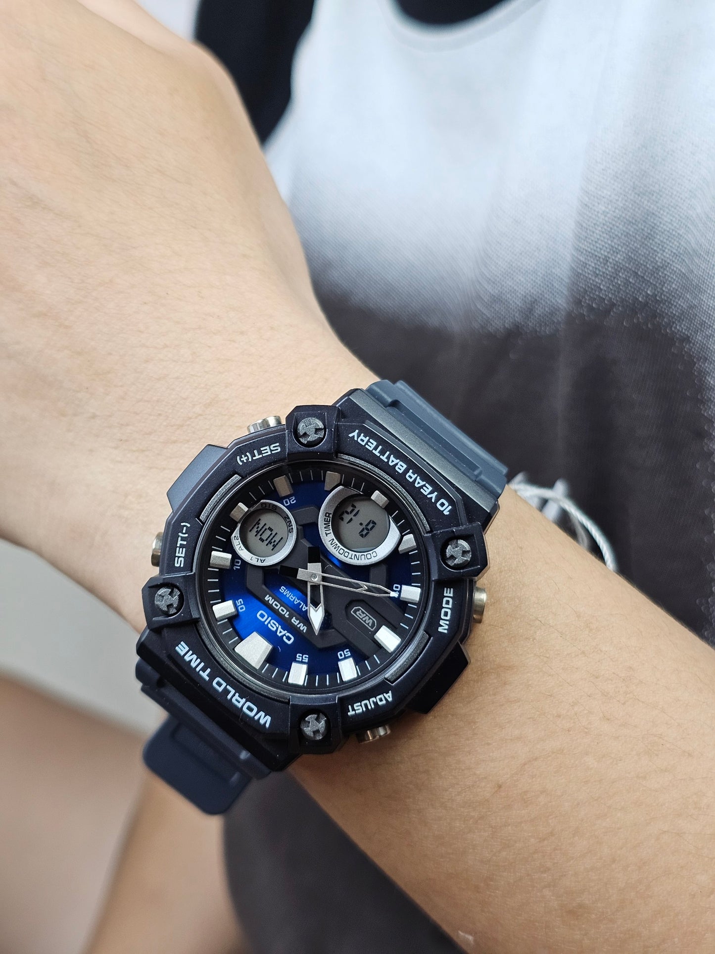 CASIO AEQ-120W-2AVDF