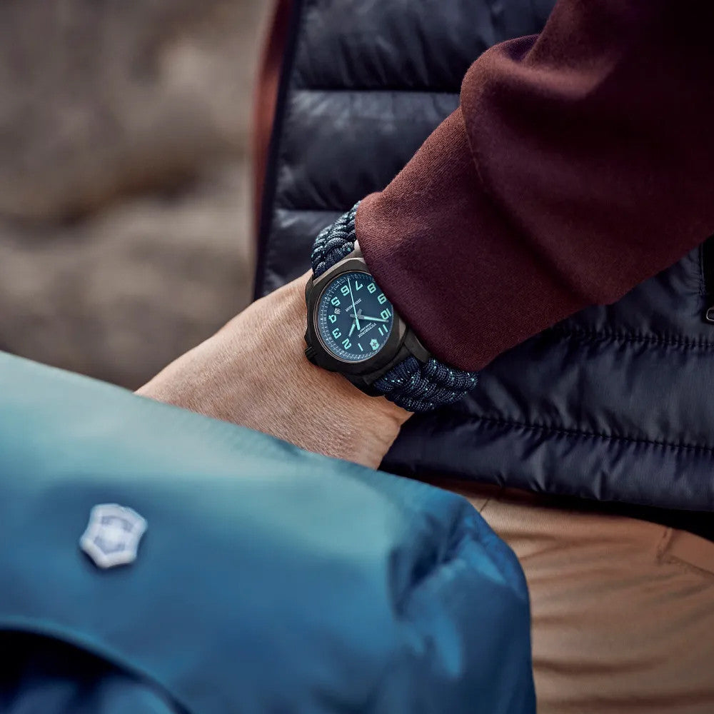 VICTORINOX I.N.O.X. CARBON 241860