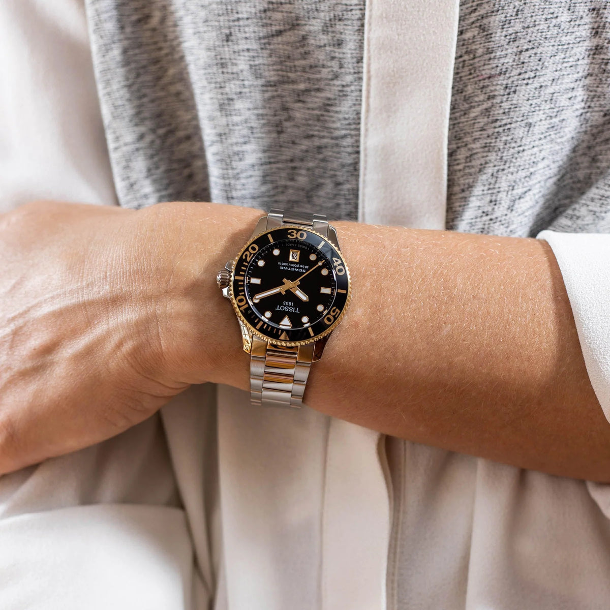 TISSOT SEASTAR 1000 T1202102105100