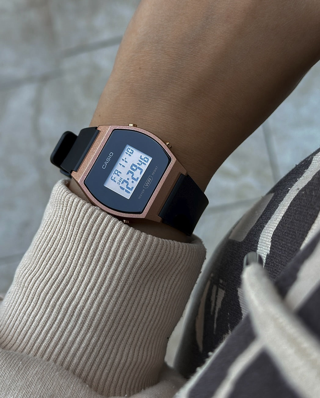 CASIO LW-204-1ADF